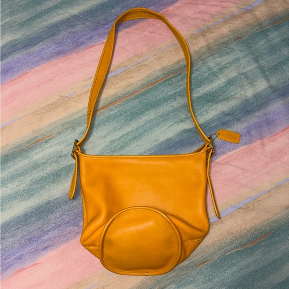 VINTAGE COACH DUFFLE SAC BUCKET SOULDER BAG PURSE Yellow Leather #9953 - Picture 5 of 13